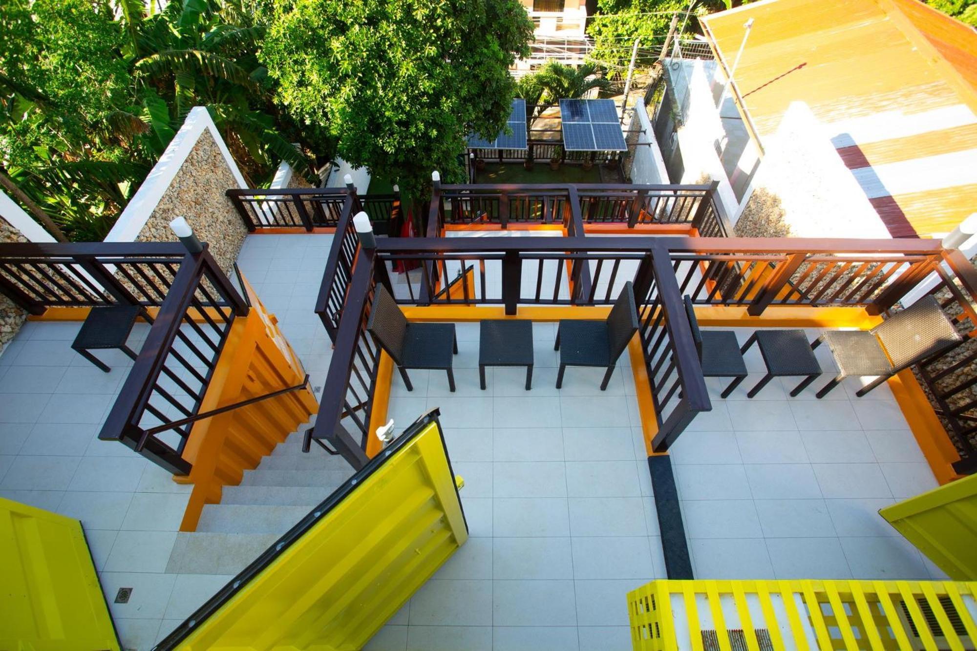 Chillax Boracay Hostel Yapak Buitenkant foto
